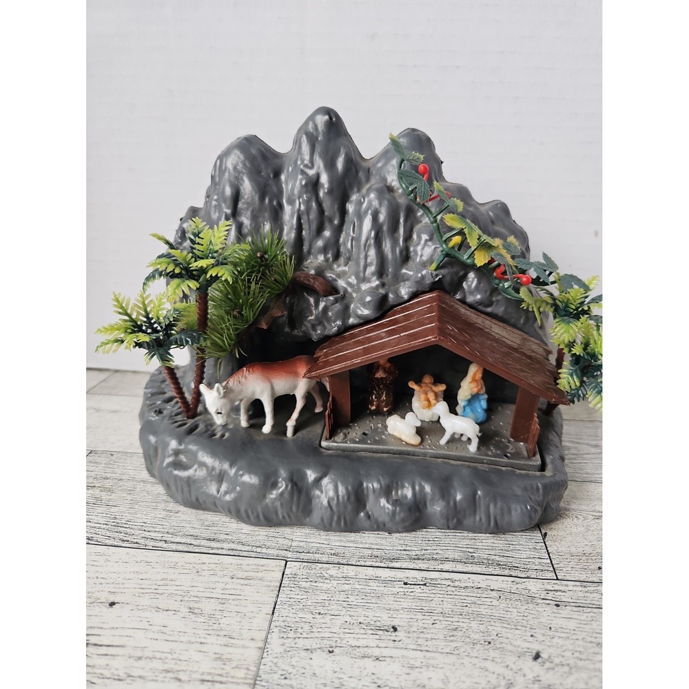 Vintage Retro Decor Christmas Holiday Plastic Nativity Scene 70s Bethlehem Jesus